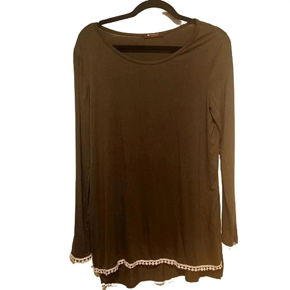 Bom Bom long sleeve olive green top w/ tiny cream pompom edging Size Small